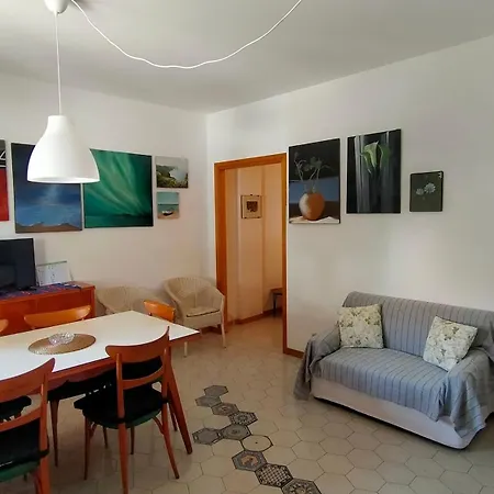 Trilocale A Pochi Passi Dal Mare E Dal Centro Cod 471