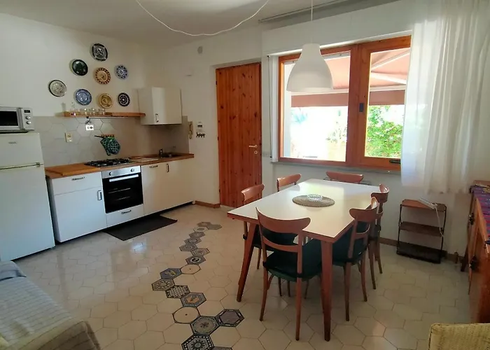 Trilocale A Pochi Passi Dal Mare E Dal Centro Cod 471 Marcelli